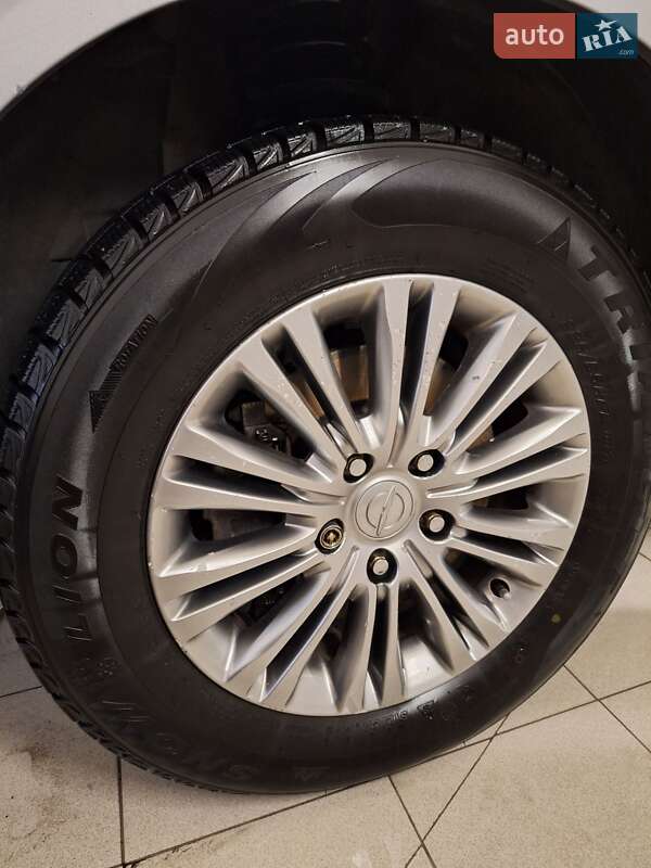 Мінівен Chrysler Town & Country 2013 в Києві