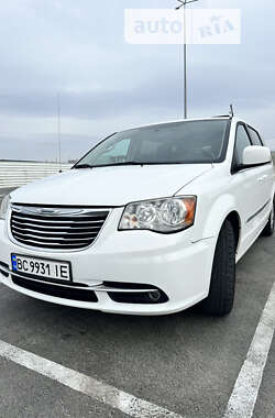 Мінівен Chrysler Town & Country 2014 в Львові