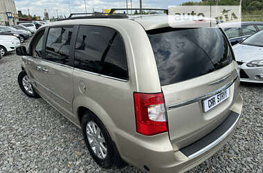 Мінівен Chrysler Town & Country 2014 в Стрию