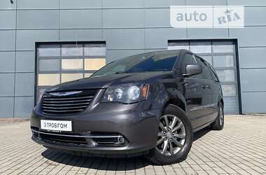 Минивэн Chrysler Town & Country 2015 в Львове