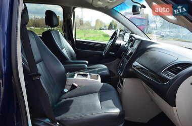 Минивэн Chrysler Town & Country 2012 в Киеве