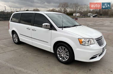 Chrysler Town & Country 2013