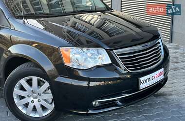 Минивэн Chrysler Town & Country 2012 в Хмельницком