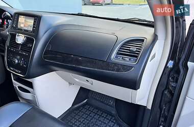 Минивэн Chrysler Town & Country 2012 в Хмельницком