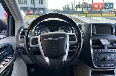 Минивэн Chrysler Town & Country 2012 в Хмельницком