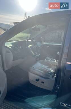 Минивэн Chrysler Town & Country 2014 в Киеве