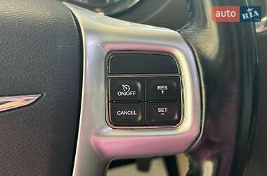 Мікровен Chrysler Town & Country 2012 в 