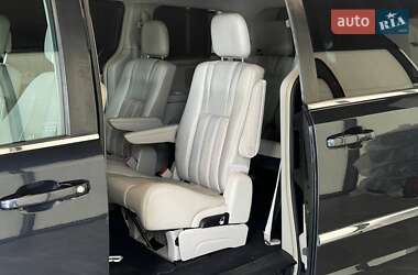 Мікровен Chrysler Town & Country 2012 в 