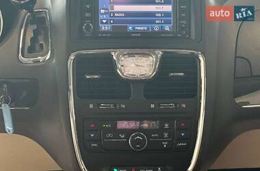 Мікровен Chrysler Town & Country 2012 в 