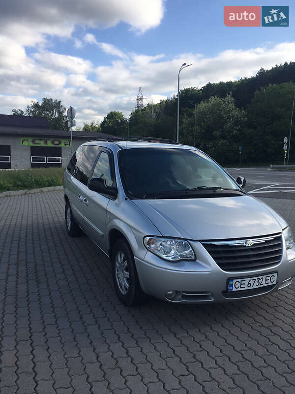 Минивэн Chrysler Town & Country 2007 в Могилев-Подольске