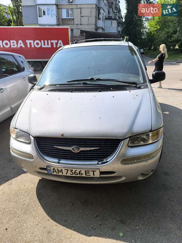 Минивэн Chrysler Town & Country 2000 в Броварах