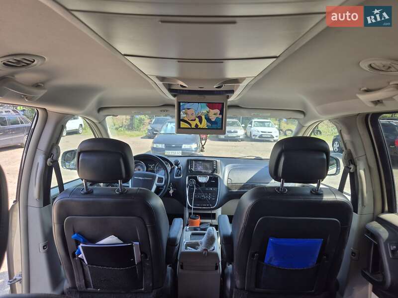 Мінівен Chrysler Town & Country 2014 в Києві фото 16 Мінівен Chrysler Town & Country 2014 в Києві