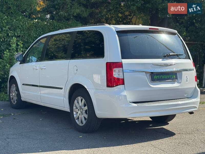 Мінівен Chrysler Town & Country 2014 в Одесі