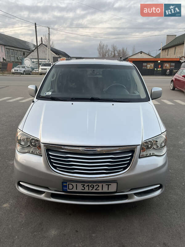 Минивэн Chrysler Town & Country 2012 в Виноградове