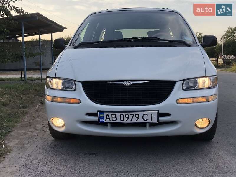 Chrysler Town & Country 1999