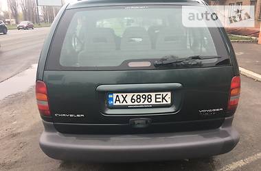 Минивэн Chrysler Voyager 2000 в Харькове