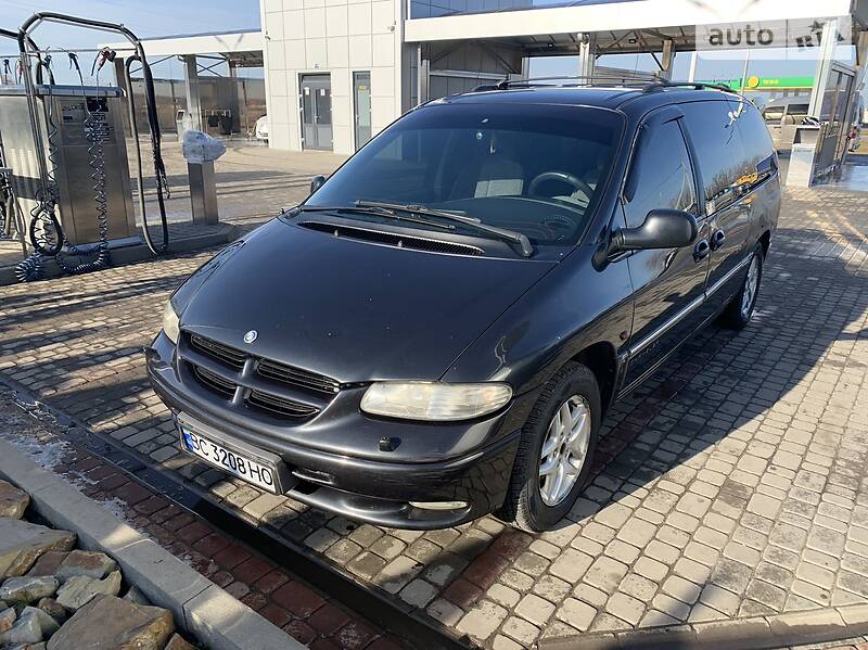 Мінівен Chrysler Voyager 2000 в Мостиській