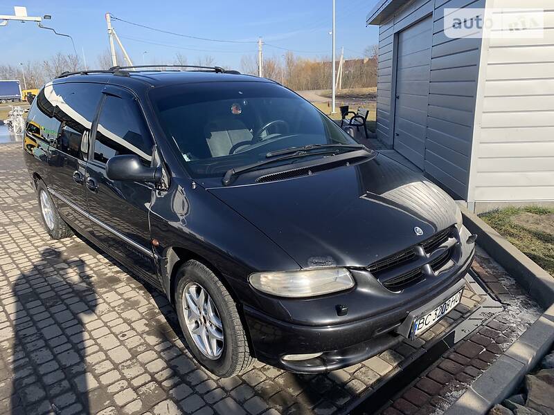 Мінівен Chrysler Voyager 2000 в Мостиській