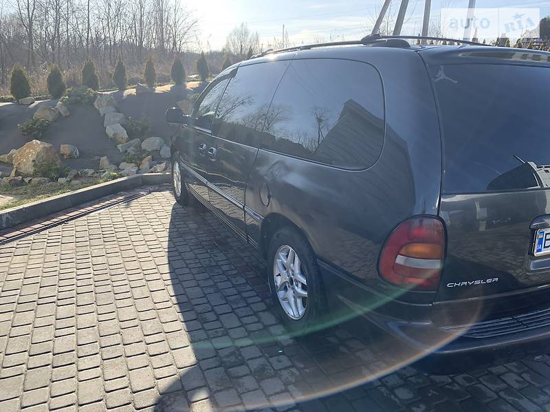 Мінівен Chrysler Voyager 2000 в Мостиській