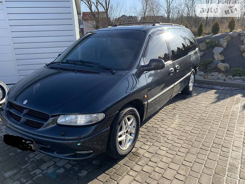Мінівен Chrysler Voyager 2000 в Мостиській