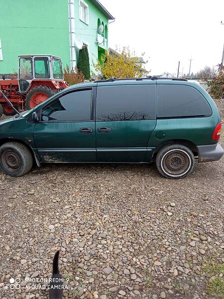 Минивэн Chrysler Voyager 1998 в Снятине