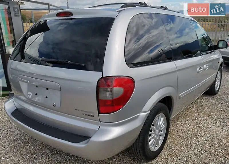 Минивэн Chrysler Voyager 2007 в Киеве