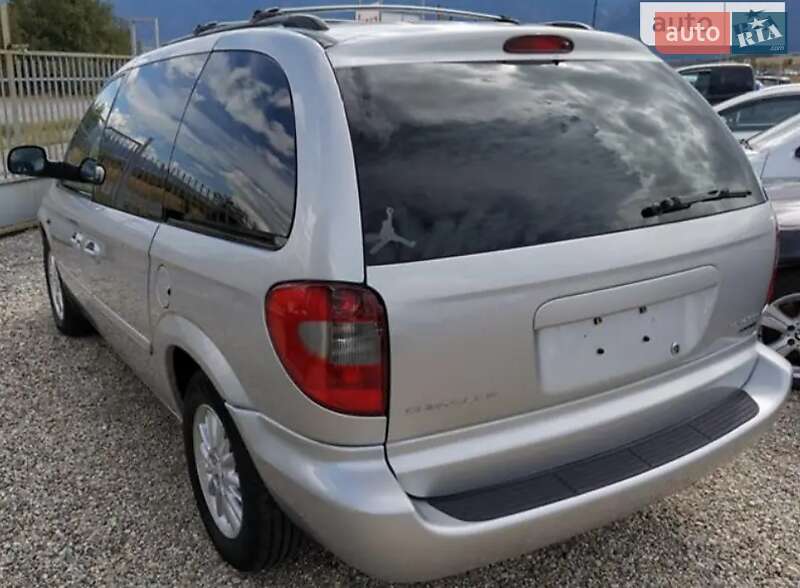 Минивэн Chrysler Voyager 2007 в Киеве