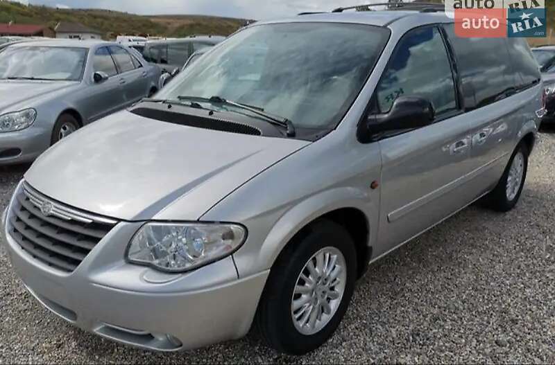 Минивэн Chrysler Voyager 2007 в Киеве