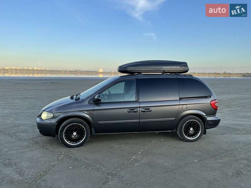 Минивэн Chrysler Voyager 2004 в Одессе