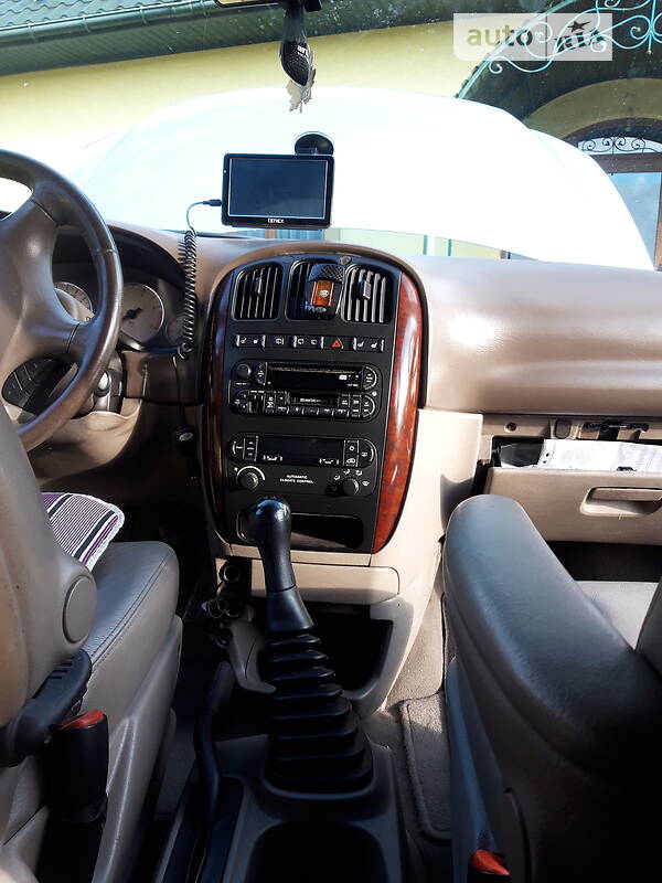 Минивэн Chrysler Voyager 2003 в Сарнах фото 6 Минивэн Chrysler Voyager 2003 в Сарнах