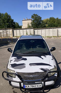 Минивэн Chrysler Voyager 2002 в 