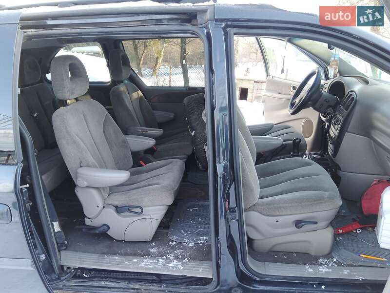 Минивэн Chrysler Voyager 2001 в Кременце