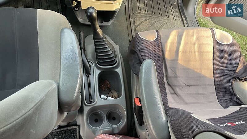 Минивэн Chrysler Voyager 2004 в Путиле фото 6 Минивэн Chrysler Voyager 2004 в Путиле