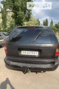 Минивэн Chrysler Voyager 2002 в Киеве
