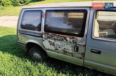 Минивэн Chrysler Voyager 1991 в 