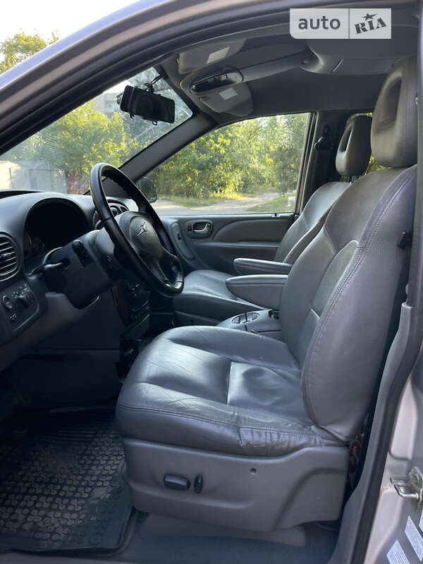 Минивэн Chrysler Voyager 2004 в Днепре