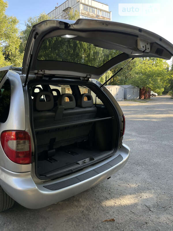Минивэн Chrysler Voyager 2004 в Днепре