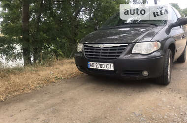 Минивэн Chrysler Voyager 2005 в Ладыжине