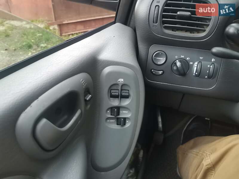 Мінівен Chrysler Voyager 2005 в Білій Церкві