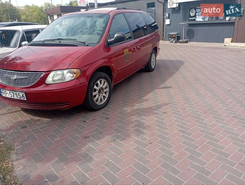 Минивэн Chrysler Voyager 2001 в Сарнах