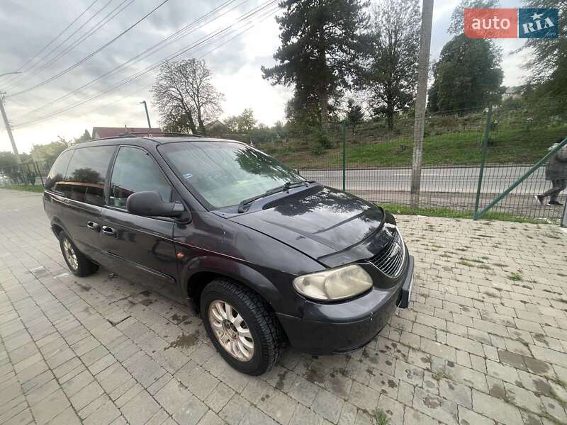 Минивэн Chrysler Voyager 2002 в Ужгороде