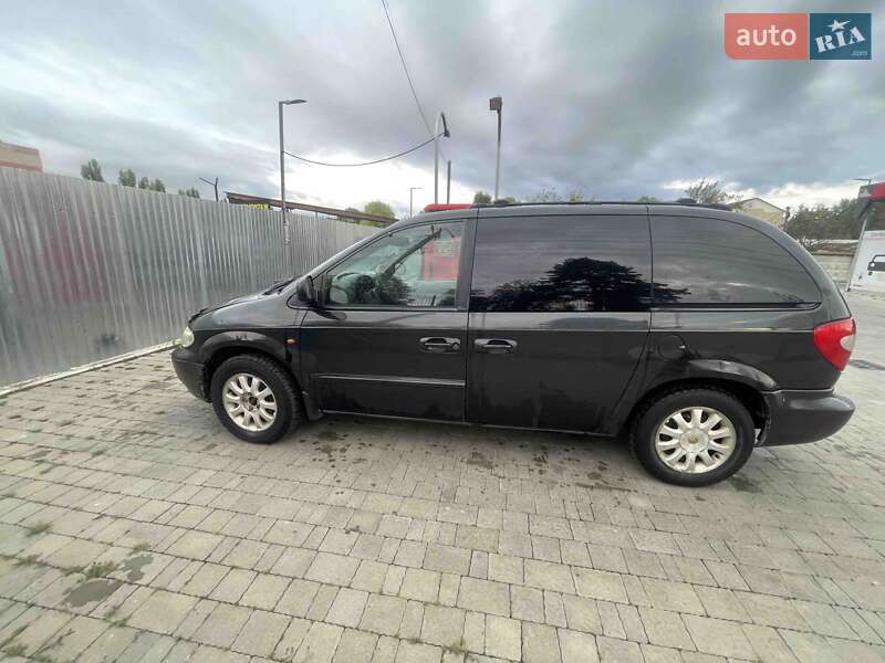 Минивэн Chrysler Voyager 2002 в Ужгороде