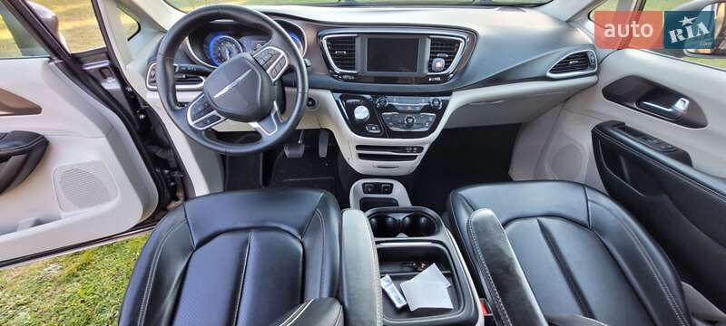 Мінівен Chrysler Voyager 2020 в Яворові