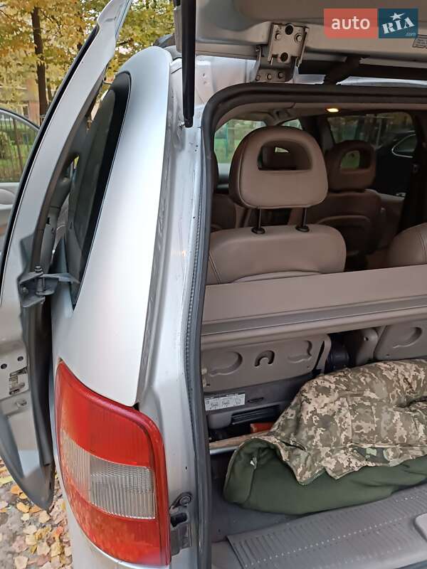 Минивэн Chrysler Voyager 2003 в Мукачево