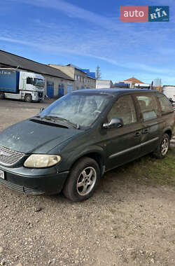 Минивэн Chrysler Voyager 2001 в Долине