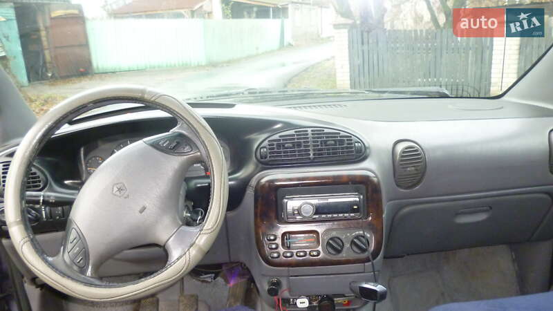 Мінівен Chrysler Voyager 1996 в Києві