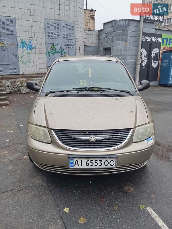 Минивэн Chrysler Voyager 2002 в Киеве