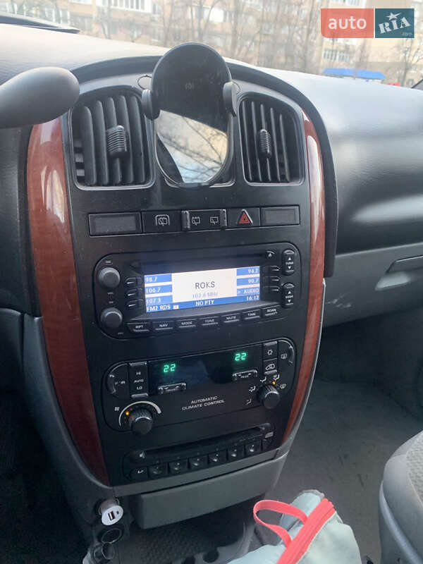 Минивэн Chrysler Voyager 2005 в Киеве