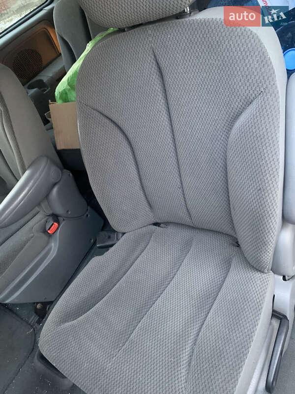 Минивэн Chrysler Voyager 2005 в Киеве