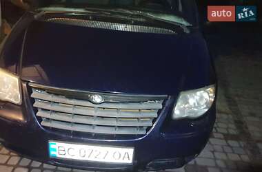 Минивэн Chrysler Voyager 2006 в Жовкве